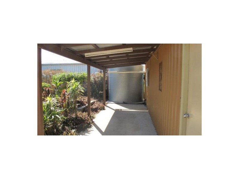 61 drummond, Urangan QLD 4655