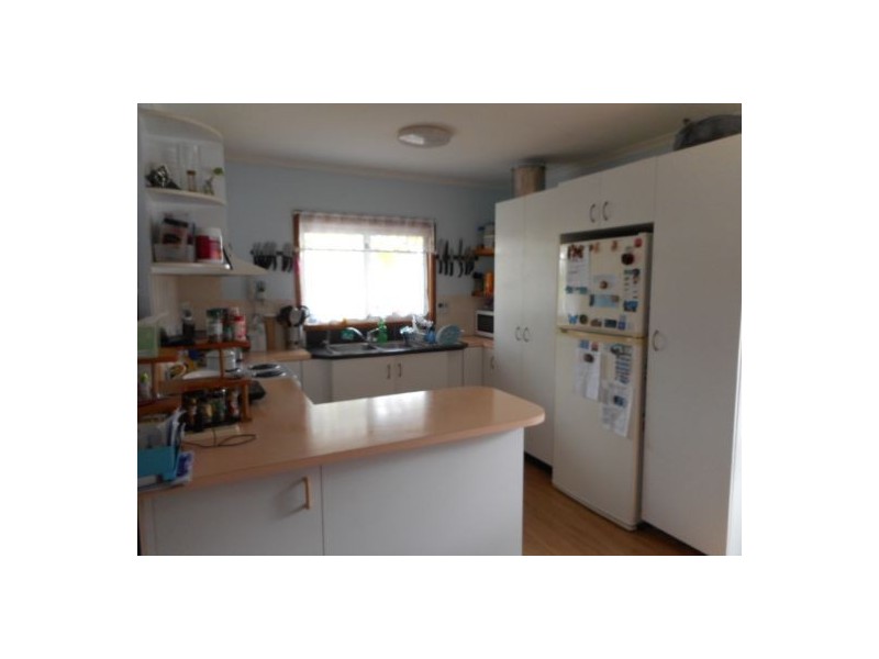 8/208 ELIZABETH ST, Urangan QLD 4655
