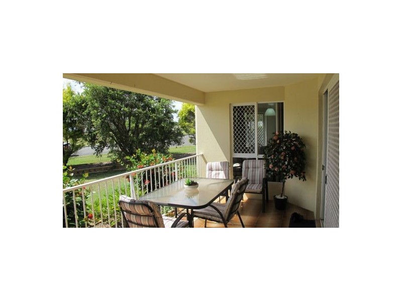 UNIT 1 / 13 PULGUL ST, Urangan QLD 4655