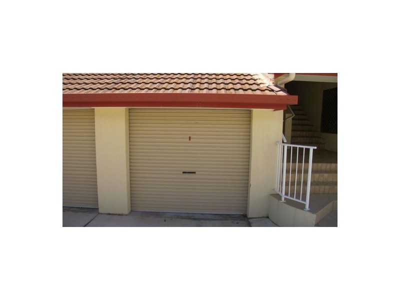 UNIT 1 / 13 PULGUL ST, Urangan QLD 4655