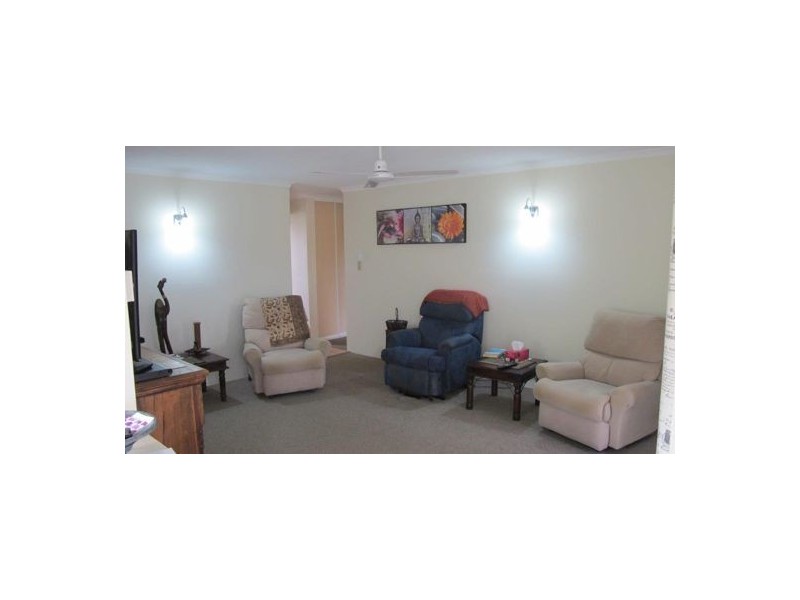 UNIT 1 / 13 PULGUL ST, Urangan QLD 4655