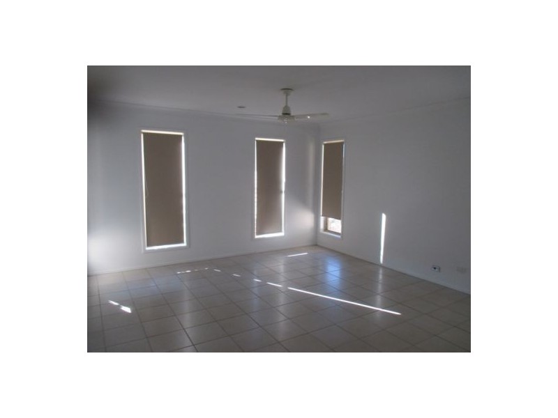 2 Santa Maria, Urraween QLD 4655