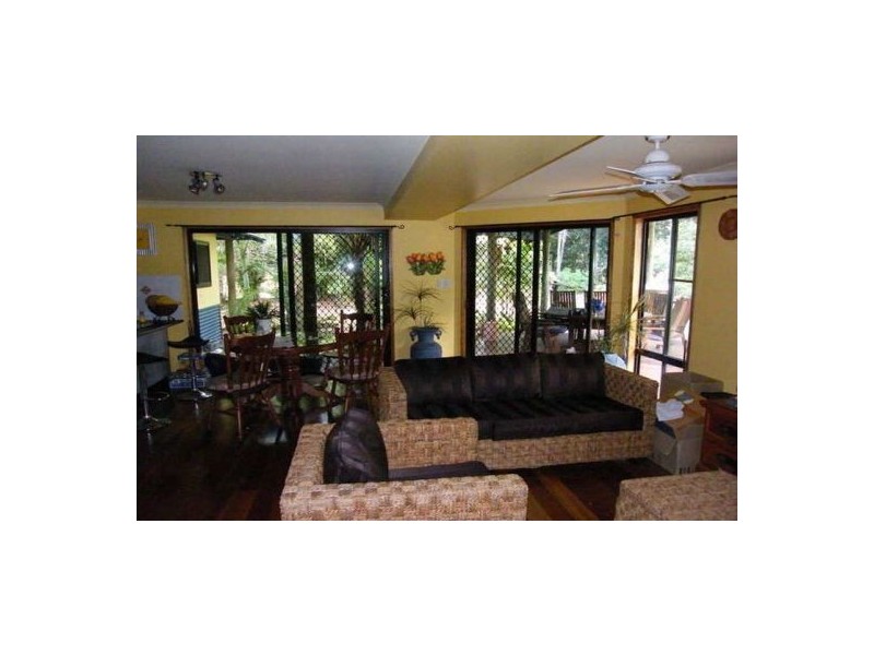 26 Flora Court, Dundowran Beach QLD 4655