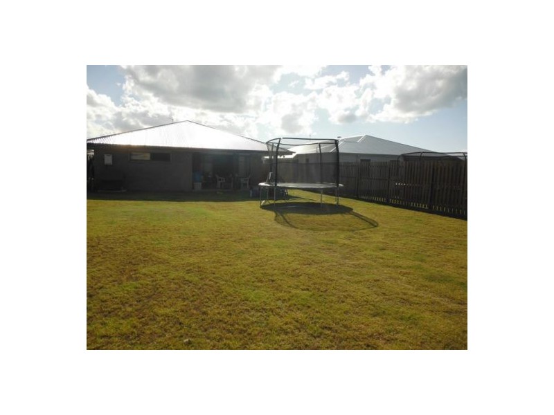 5 Venus Street, Urraween QLD 4655