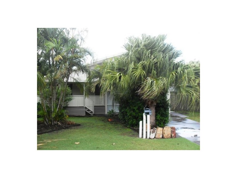 1 Sealink Drive, Point Vernon QLD 4655