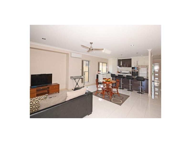 1/103 NISSEN STREET, Urraween QLD 4655