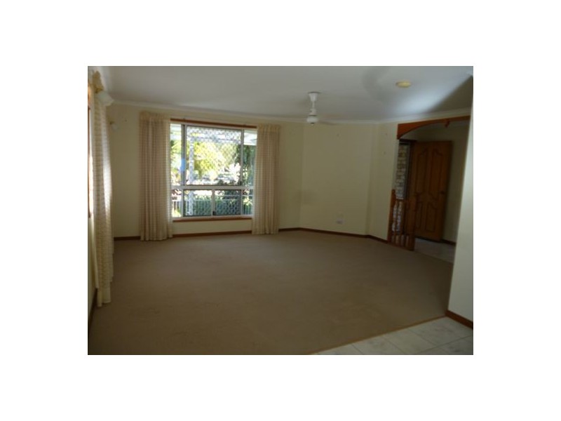 21 North Street, Point Vernon QLD 4655