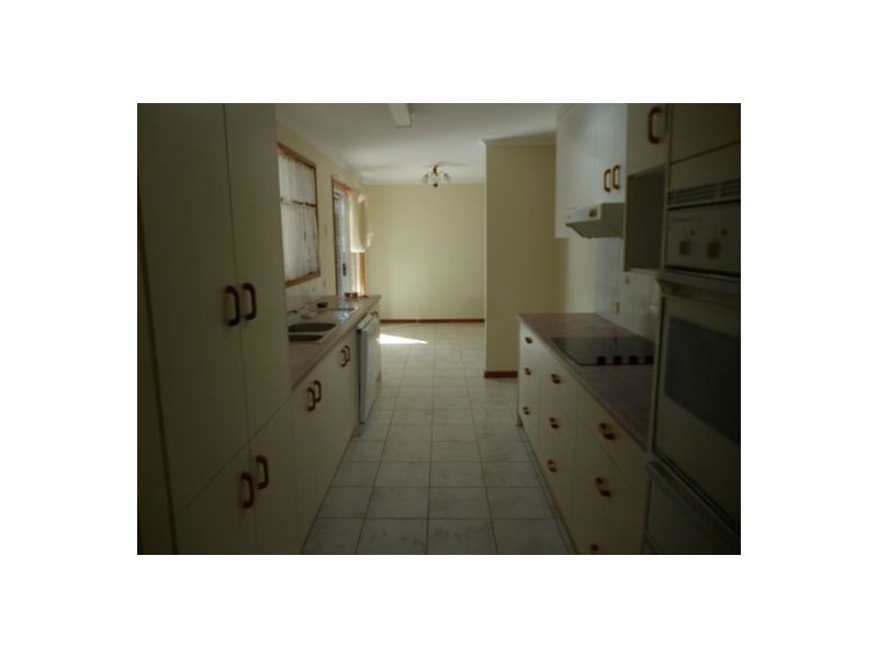 21 North Street, Point Vernon QLD 4655