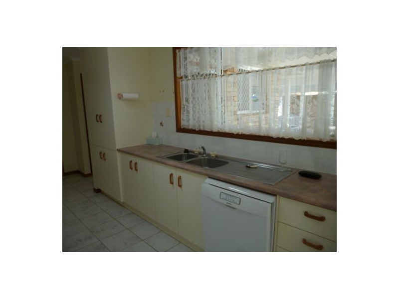 21 North Street, Point Vernon QLD 4655