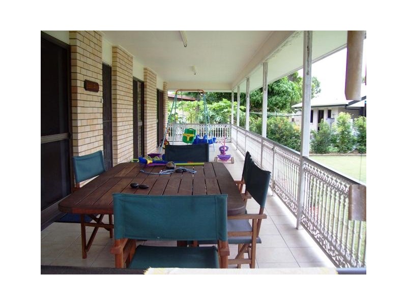 15 Carlton Street, Point Vernon QLD 4655