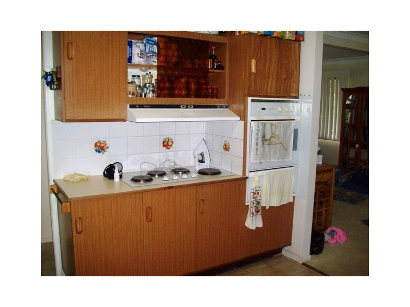 15 Carlton Street, Point Vernon QLD 4655