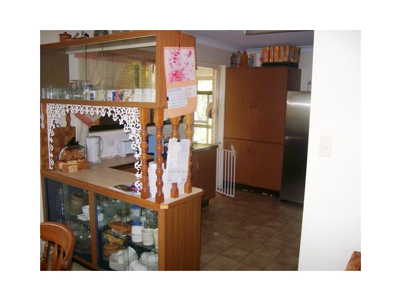 15 Carlton Street, Point Vernon QLD 4655