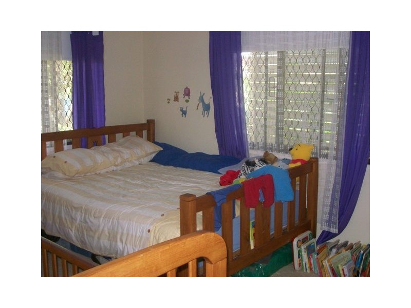 15 Carlton Street, Point Vernon QLD 4655