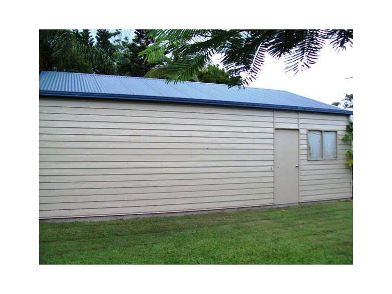 15 Carlton Street, Point Vernon QLD 4655