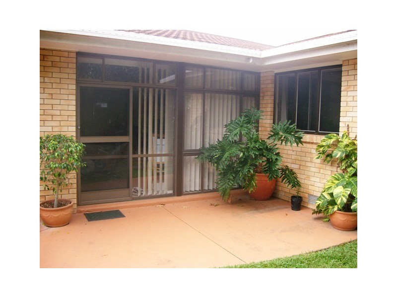 15 Carlton Street, Point Vernon QLD 4655