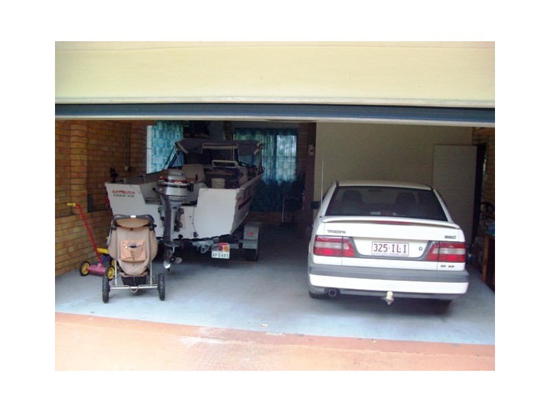 15 Carlton Street, Point Vernon QLD 4655