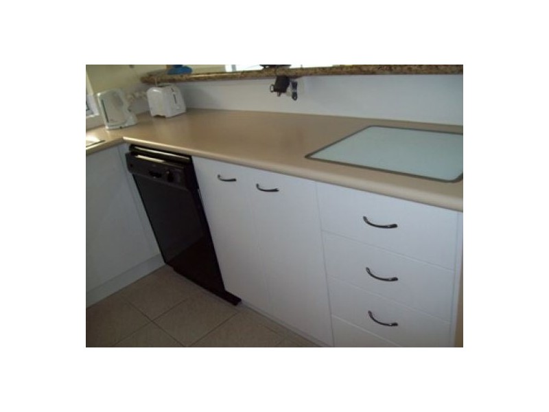 Unit 8 Great Sandy Straits Resort, Buccaneer Drive, Urangan QLD 4655