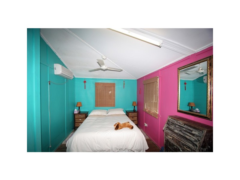 7 Hibiscus Street, Urangan QLD 4655