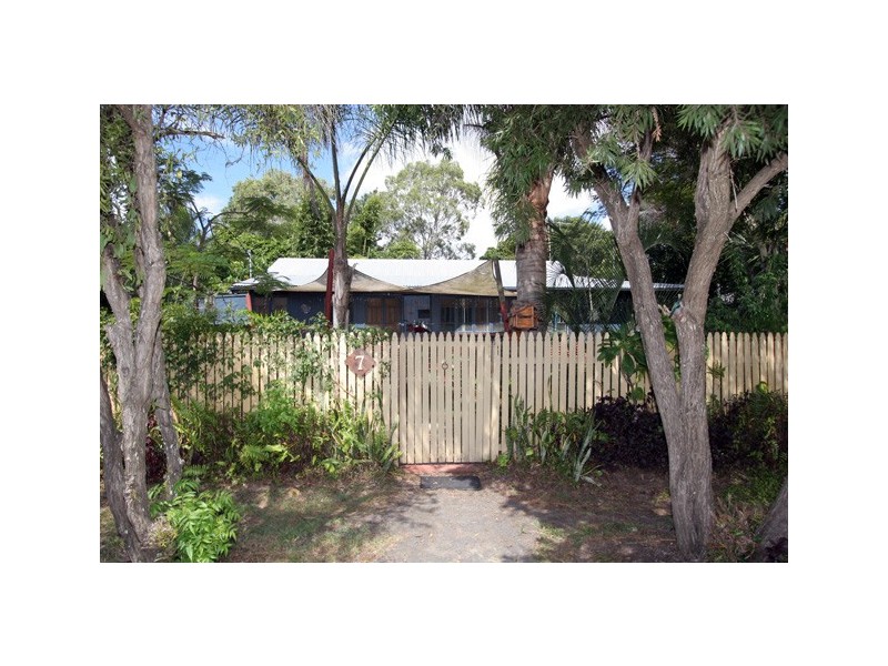 7 Hibiscus Street, Urangan QLD 4655