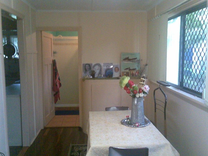 10 Larsen Street, Urangan QLD 4655