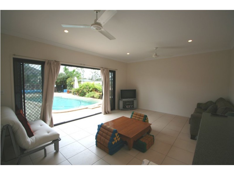 11 Castaway Court, Toogoom QLD 4655