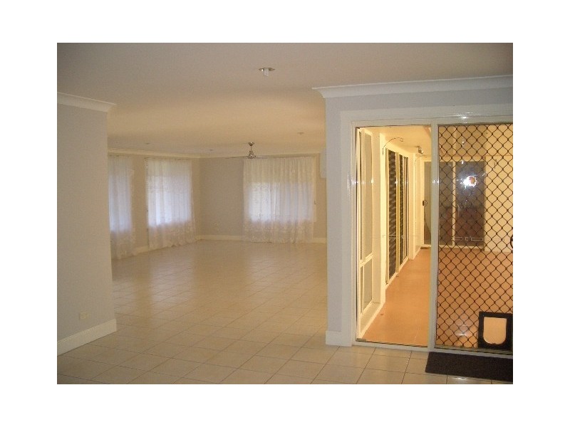 7 Ringtail Way, Urangan QLD 4655