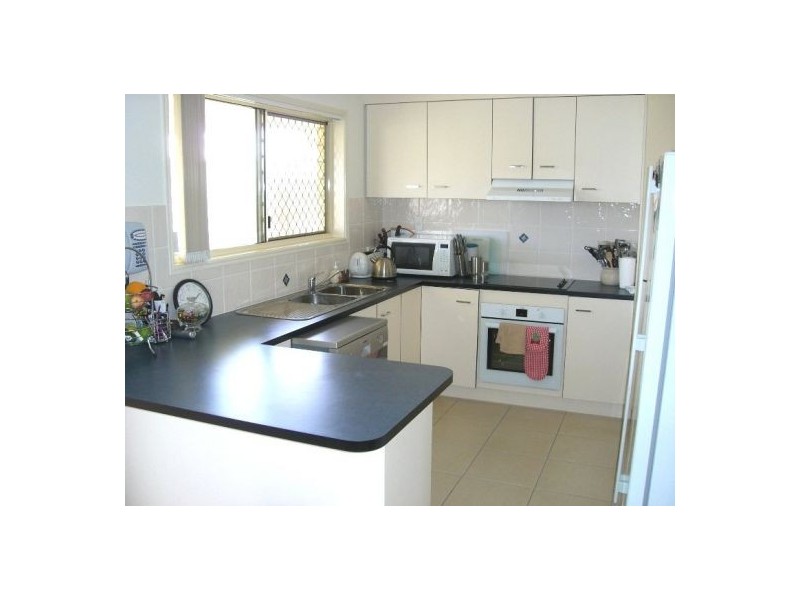 31 Joselyn, Point Vernon QLD 4655