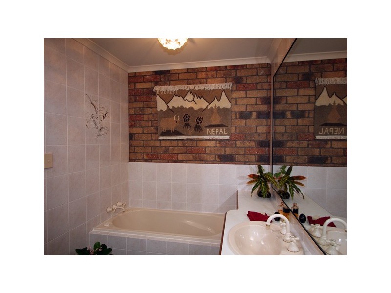 3 Woodland Close, Torquay QLD 4655