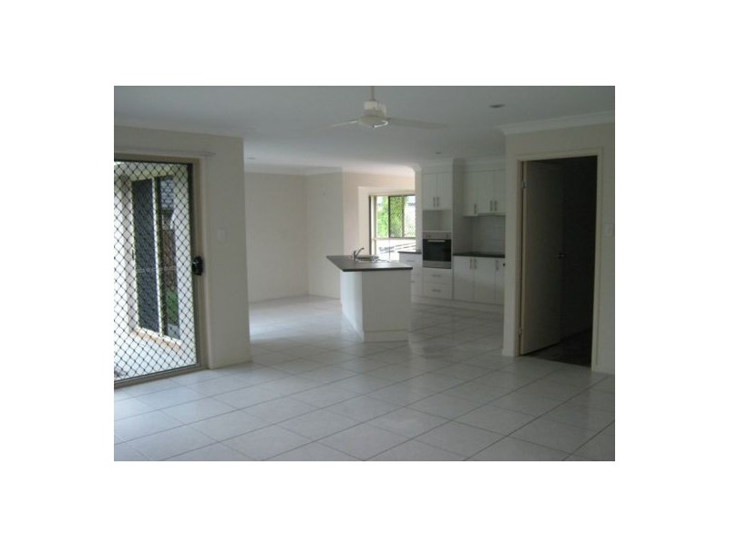 11 Baybreeze Ct, Wondunna QLD 4655