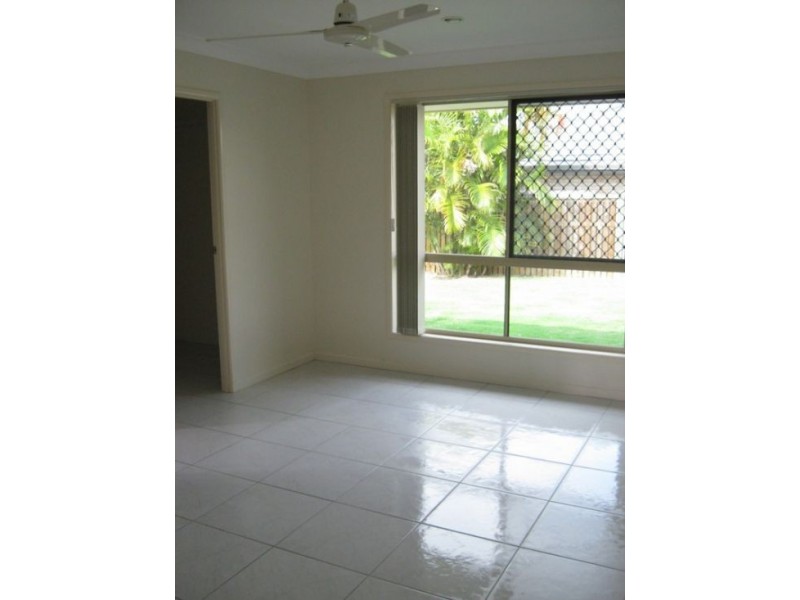 11 Baybreeze Ct, Wondunna QLD 4655