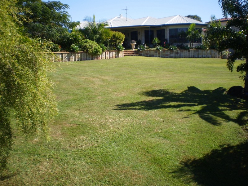 8 Mac Stock Drive, Dundowran Beach QLD 4655