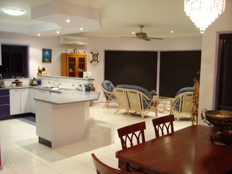 8 Mac Stock Drive, Dundowran Beach QLD 4655