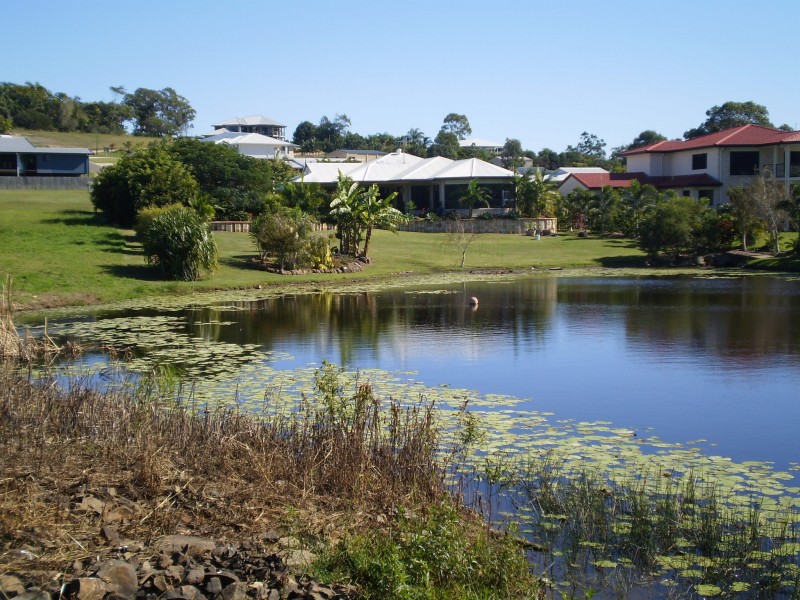 8 Mac Stock Drive, Dundowran Beach QLD 4655