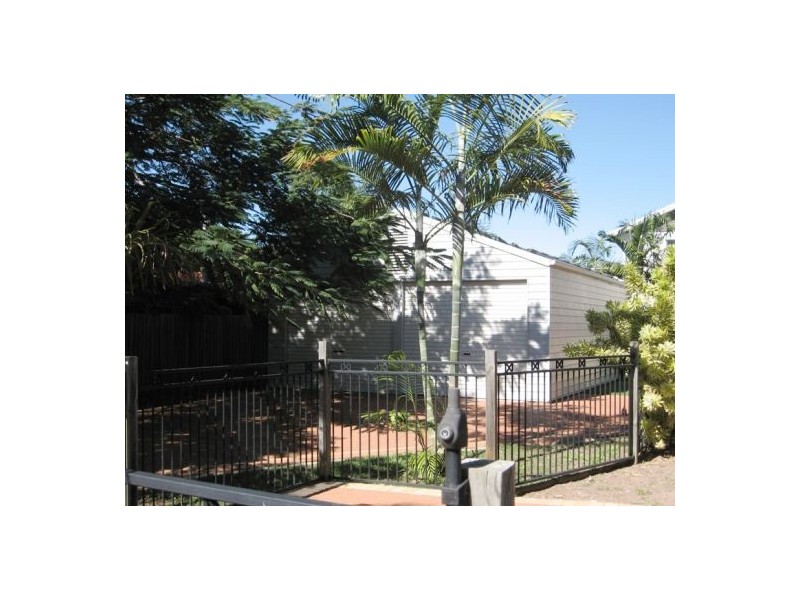 532 The Esplanade, Urangan QLD 4655