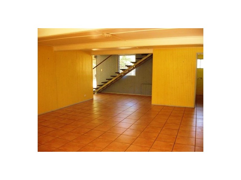 532 The Esplanade, Urangan QLD 4655