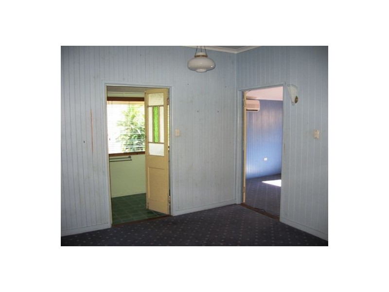 532 The Esplanade, Urangan QLD 4655