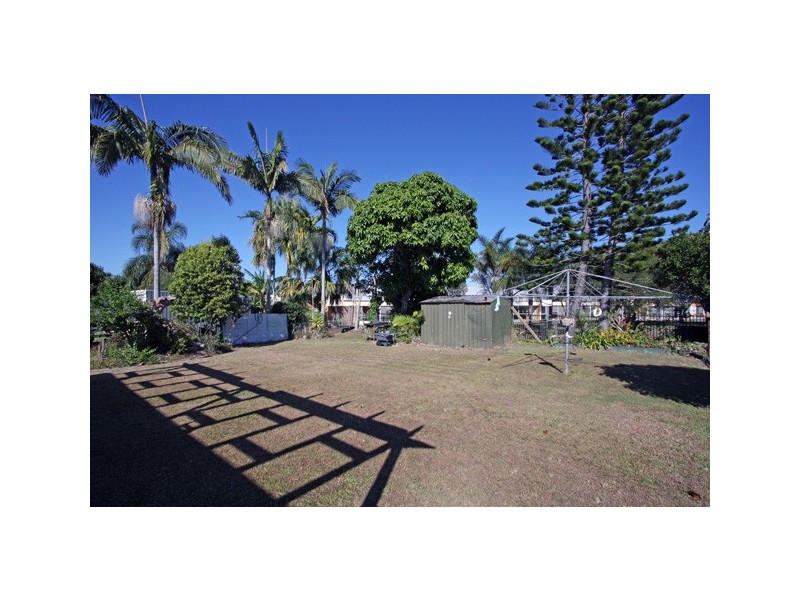 133 Long Street, Point Vernon QLD 4655