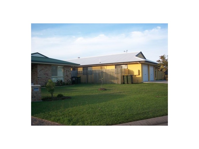 5 Burnett Cout, Eli Waters QLD 4655