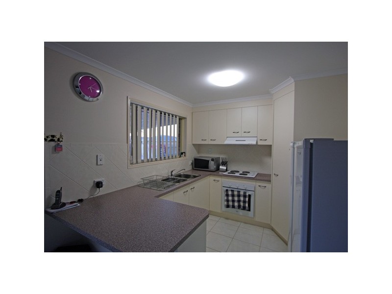 4 Manfred Way, Point Vernon QLD 4655