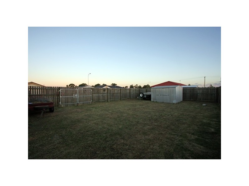 4 Manfred Way, Point Vernon QLD 4655