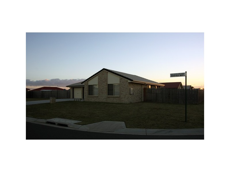 4 Manfred Way, Point Vernon QLD 4655