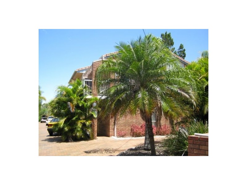 1/489 The Esplanade, Torquay QLD 4655