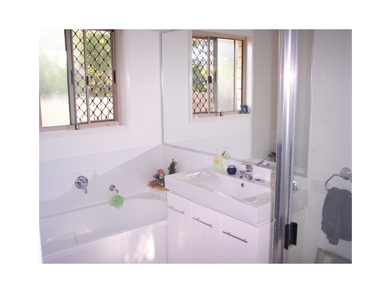 4  Layde Court, Urangan QLD 4655