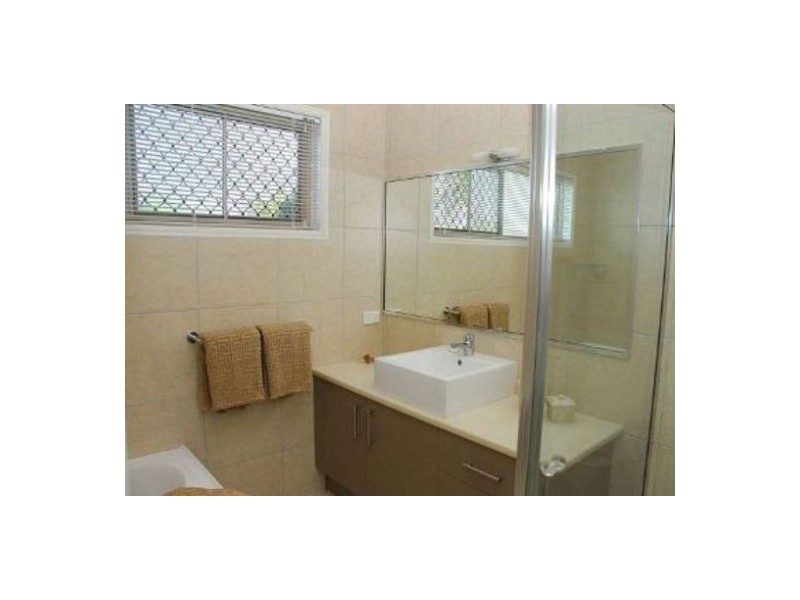 17 Haynes, Point Vernon QLD 4655