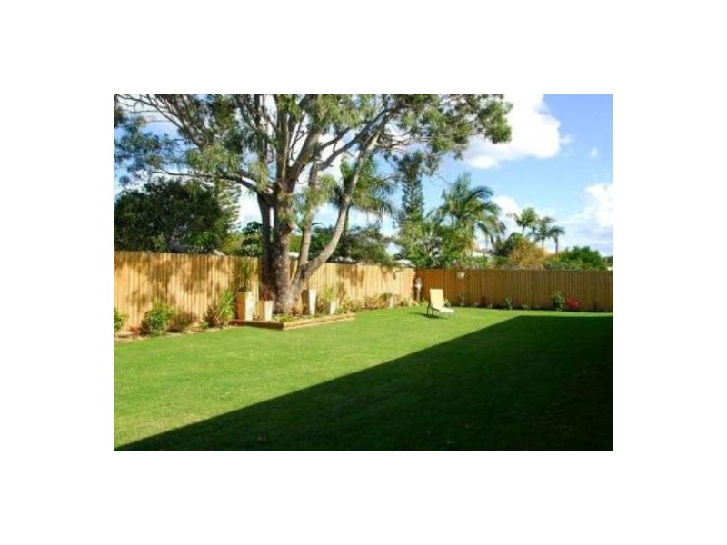 17 Haynes, Point Vernon QLD 4655