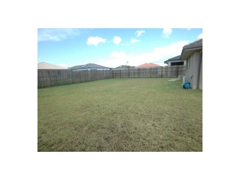 29 Earl St Vincent Circuit, Eli Waters QLD 4655