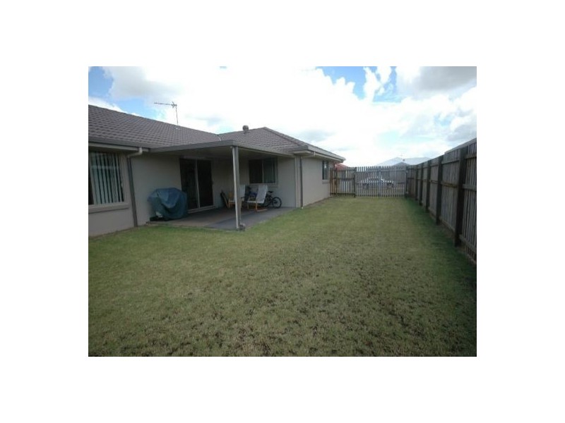 29 Earl St Vincent Circuit, Eli Waters QLD 4655