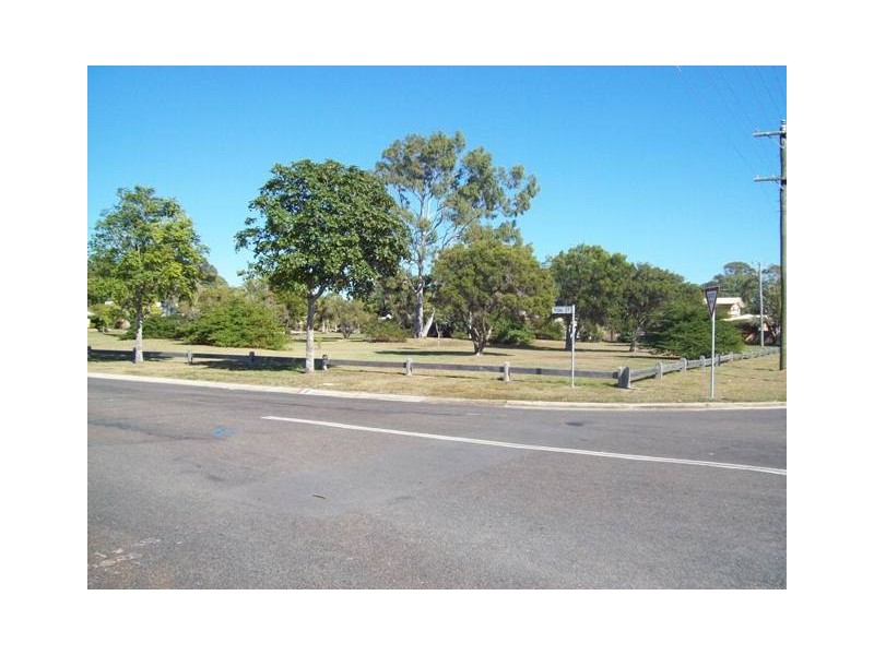 699 Boat Harbour Drive, Urangan QLD 4655