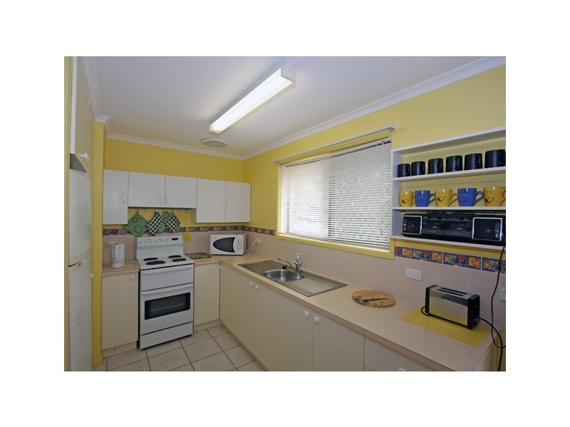 7 Aimee Drive, Urangan QLD 4655