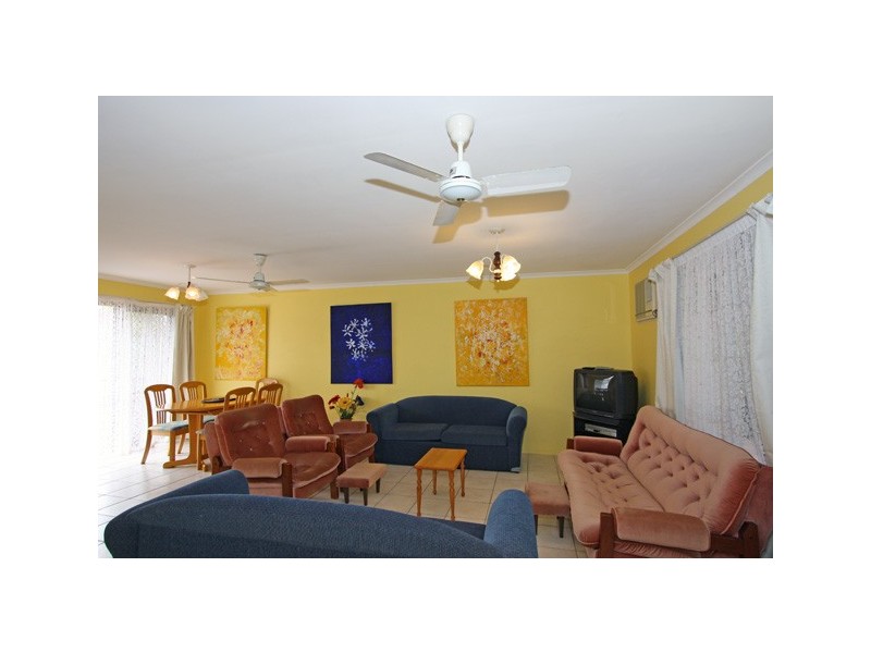 7 Aimee Drive, Urangan QLD 4655